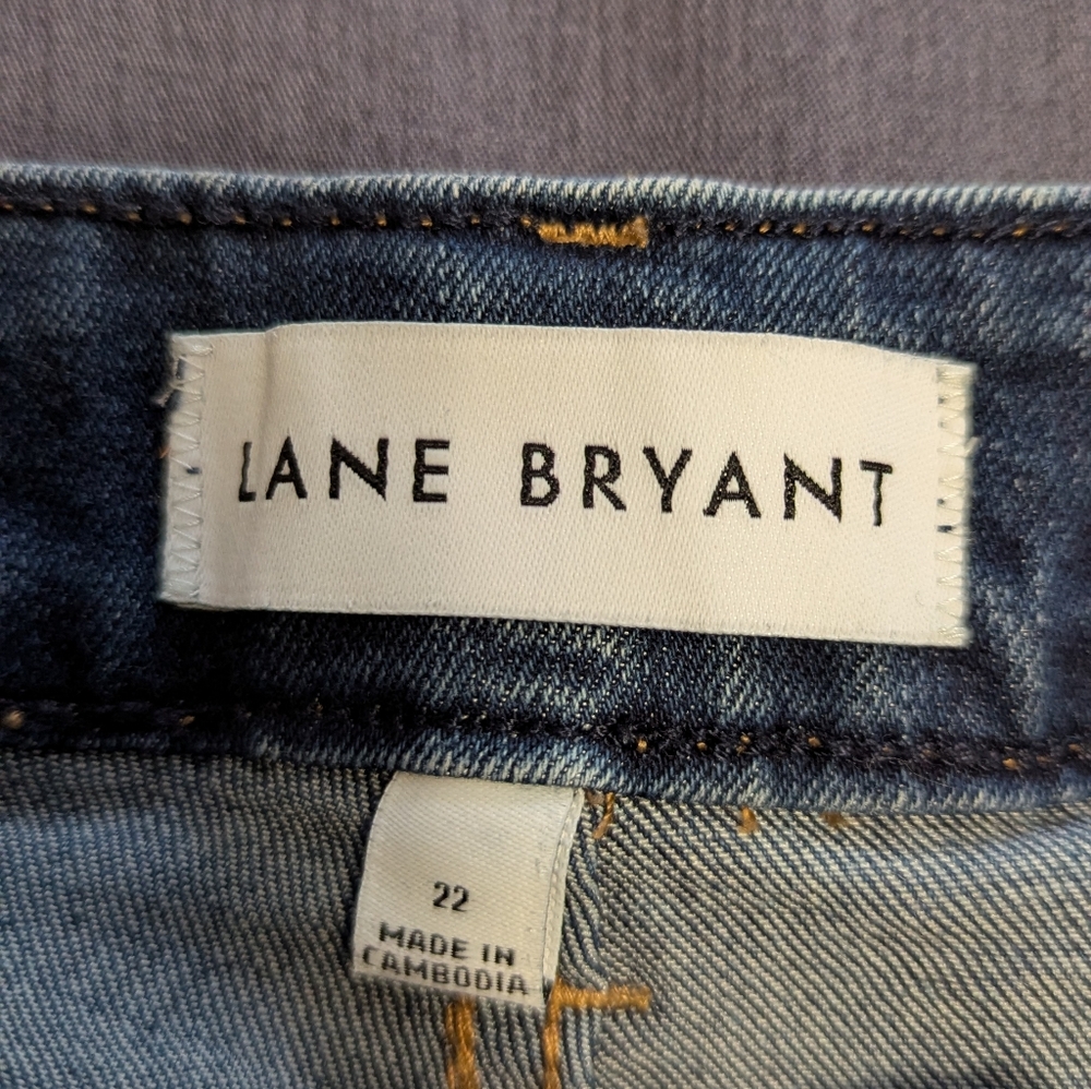 Cropped wide leg jeans.